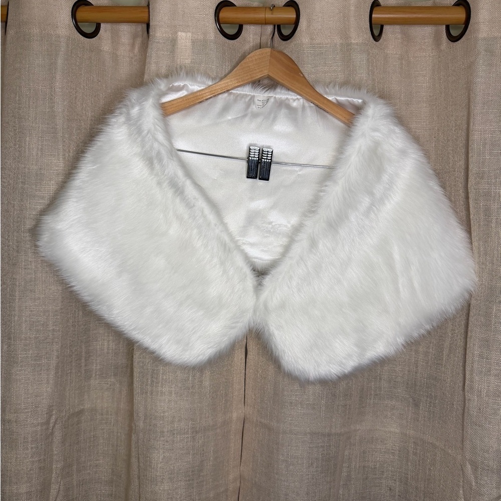 Elegant White Faux Fur Shawl